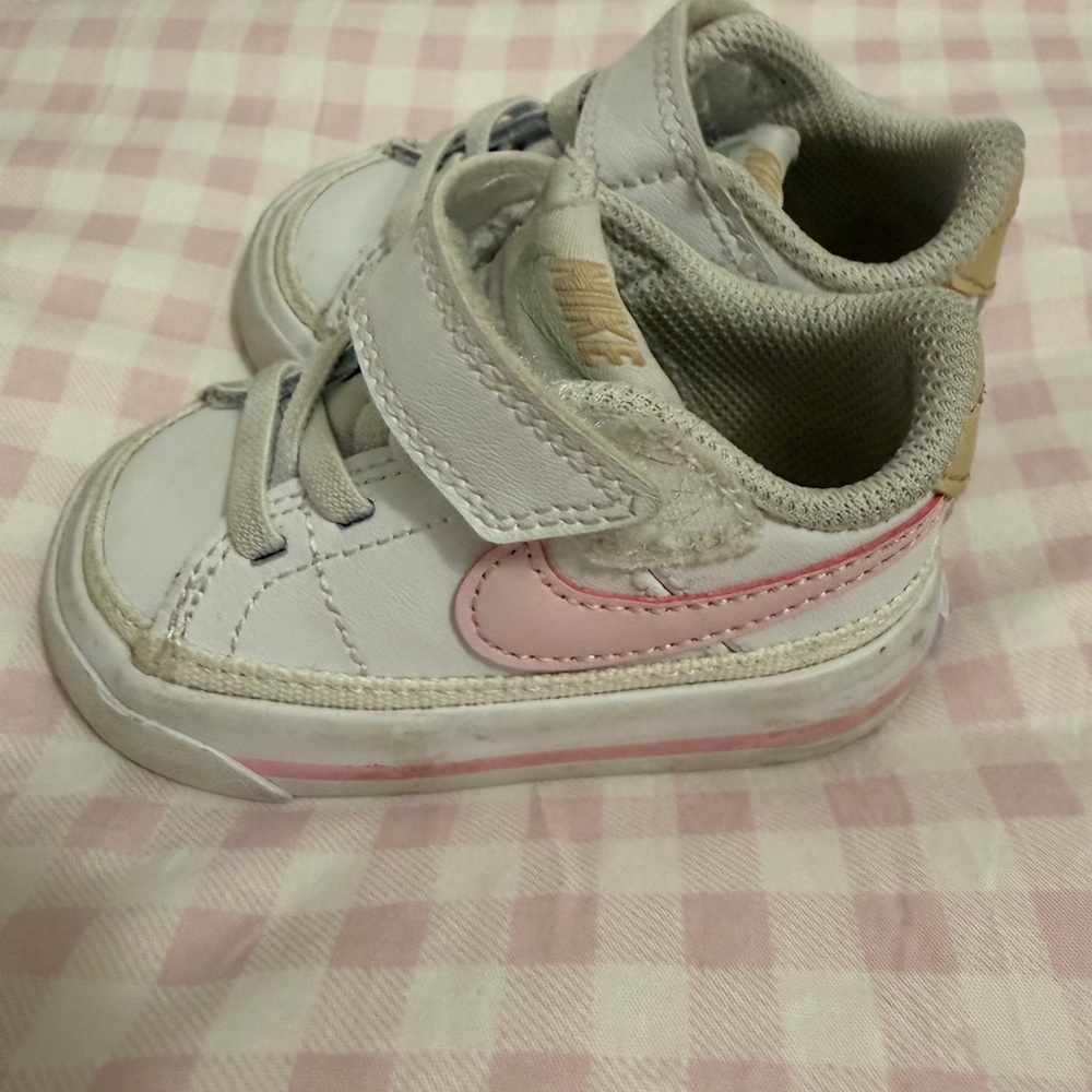 Nike Kids White and Pink Sneakers